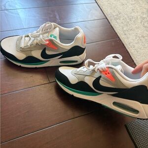 NW Nike Air Max Correlate